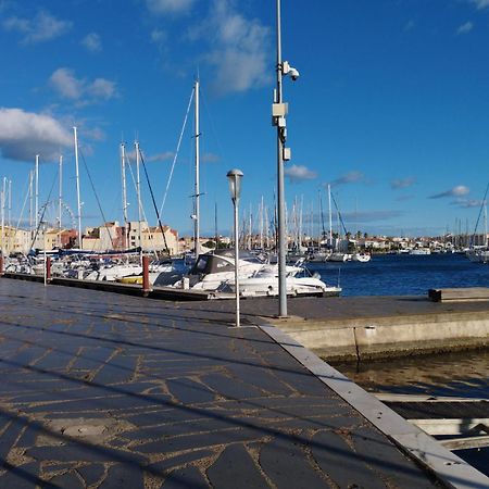 Studio 4 Couchages Avec Piscine D'Ete Vue Port Agde Luaran gambar