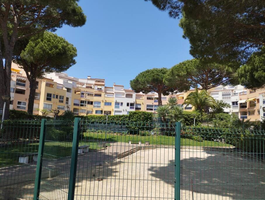 Studio 4 Couchages Avec Piscine D'Ete Vue Port Agde Luaran gambar